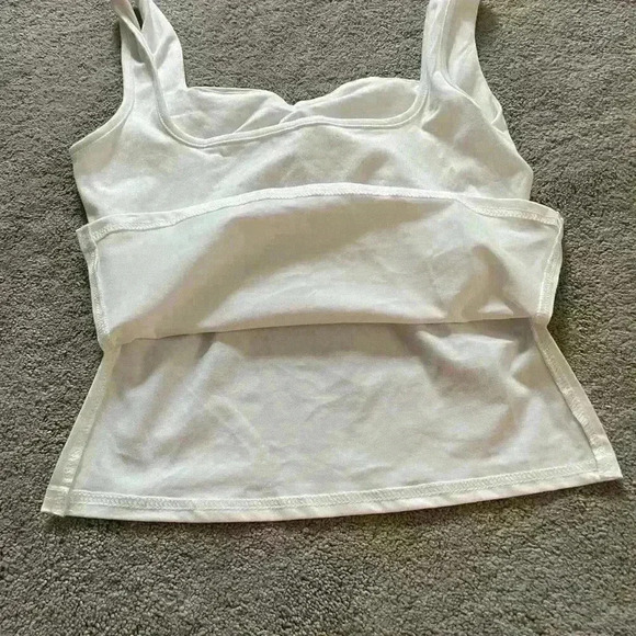 White tank top - Picture 2 of 3